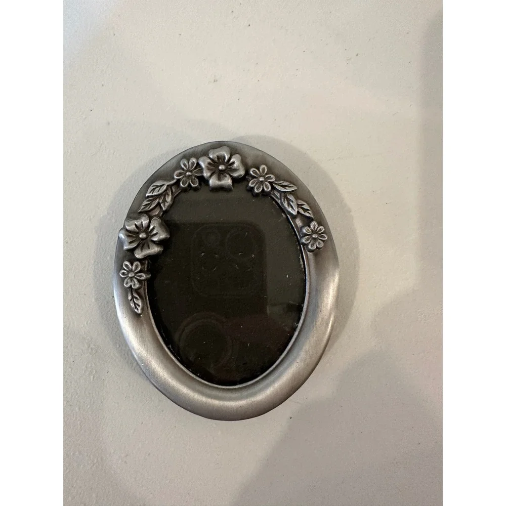 Vintage Oval Pewter Floral Photo Frame 4x3 Small Tabletop Cottagecore Decor